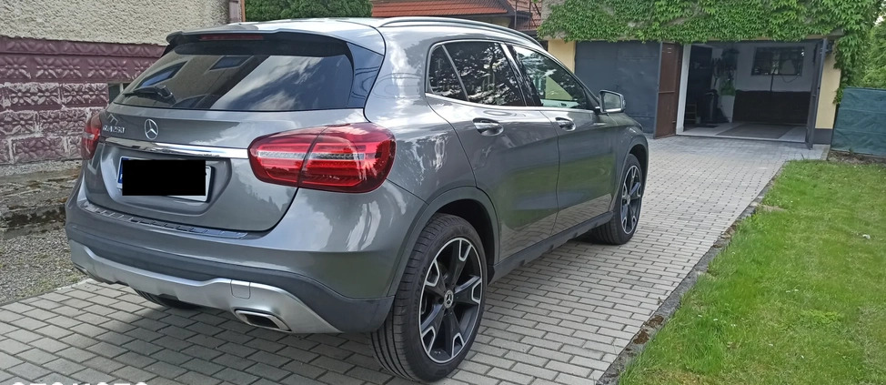 Mercedes-Benz GLA cena 128000 przebieg: 46000, rok produkcji 2019 z Tuchów małe 92